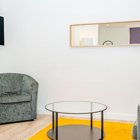 Central Serviced Apartments - 2 Bedroom - Walk Away From City Centre & Universities - Sleeps 4 - 3 X Double Beds - Smart Tvs In All Rooms - Short Term Stays Welcome - Walk Away From Train & Bus Station - Preferred Location For Short Stay In Dundee Extérieur photo