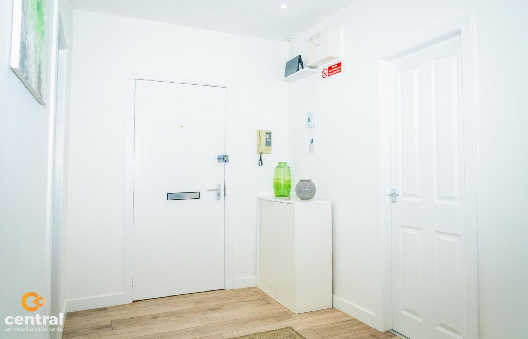 Central Serviced Apartments - 2 Bedroom - Walk Away From City Centre & Universities - Sleeps 4 - 3 X Double Beds - Smart Tvs In All Rooms - Short Term Stays Welcome - Walk Away From Train & Bus Station - Preferred Location For Short Stay In Dundee Extérieur photo